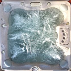 ⭐Large and powerful 2007 Sundance Hot tub/Spa/Jacuzzi for Sale