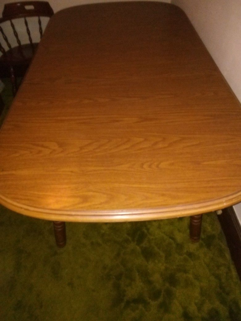 Dining Room Table $25