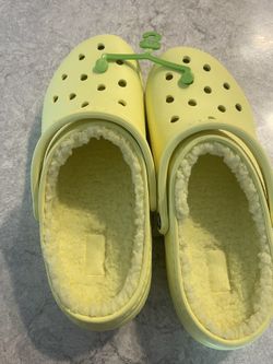 Fuzzy Crocs M11 W12