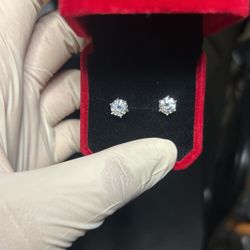 1 Carat Studs (MOISSANITE)