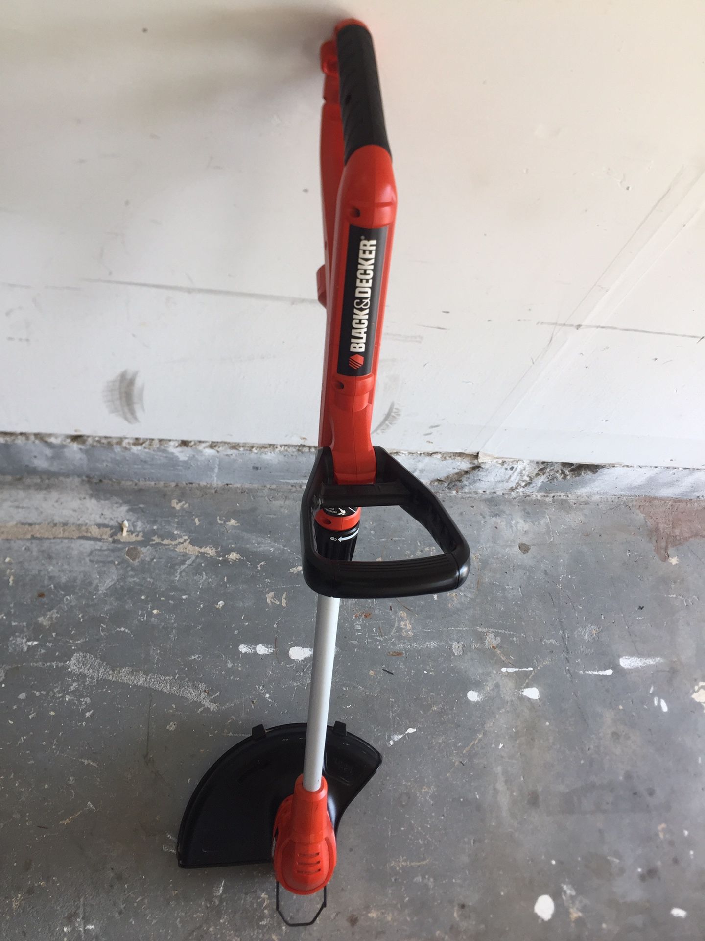 Black and Decker electric weed Trimmer