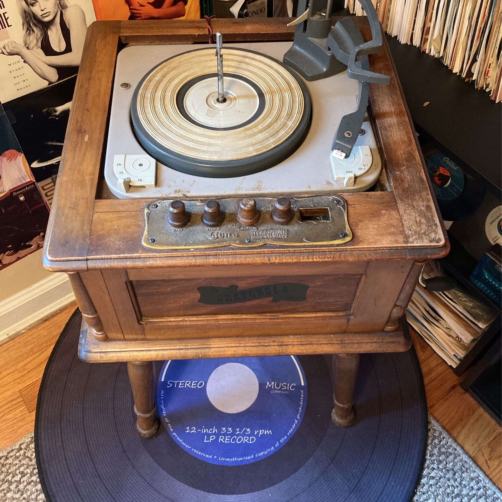 Antique Guild Grafonola AM Radio Record Player