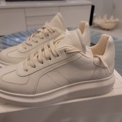 Alexander McQueen Retro Sneakers Sz 42 US 9