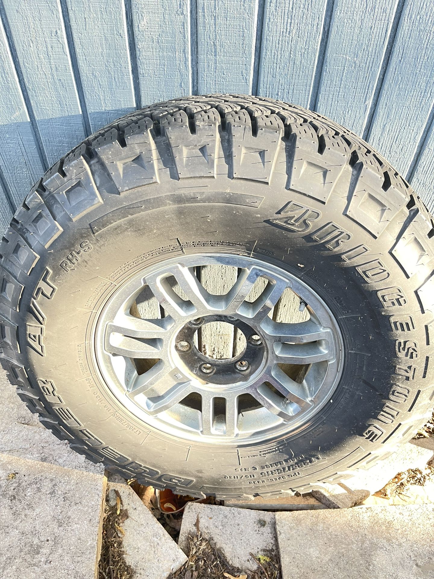 Hummer H3 spare tire