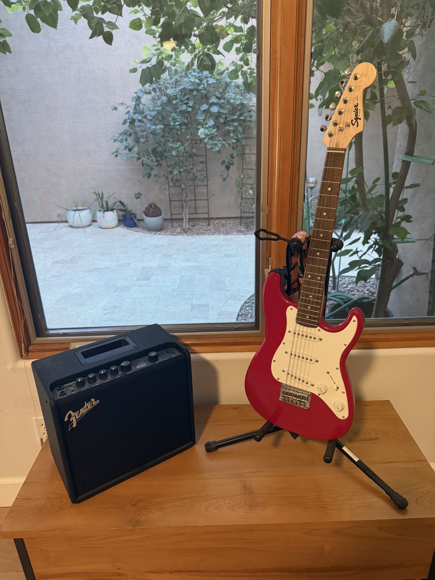 Squier Affinity Mini Stratocaster and Fender Mustang LT25 amp