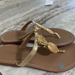 Lilly Pulitzer Gold Sandals Size 9 $16