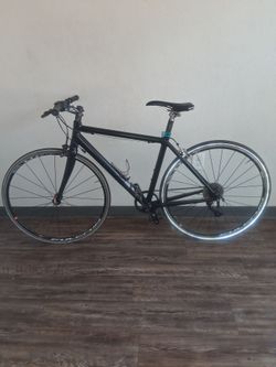 Cyclists/ Bicycle
