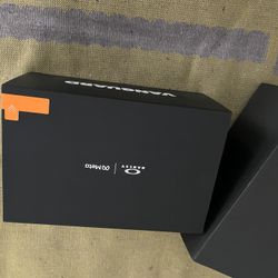 Oakley Meta - Vanguard with Meta AI, Audio, Photo, Video Compatibility - Prizm Sapphire lenses - White Meta Glasses New Sealed