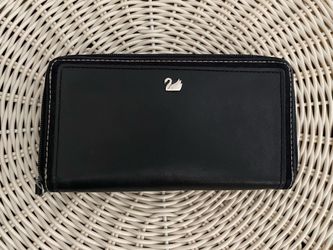 Gloria Vanderbilt Leather Wallet