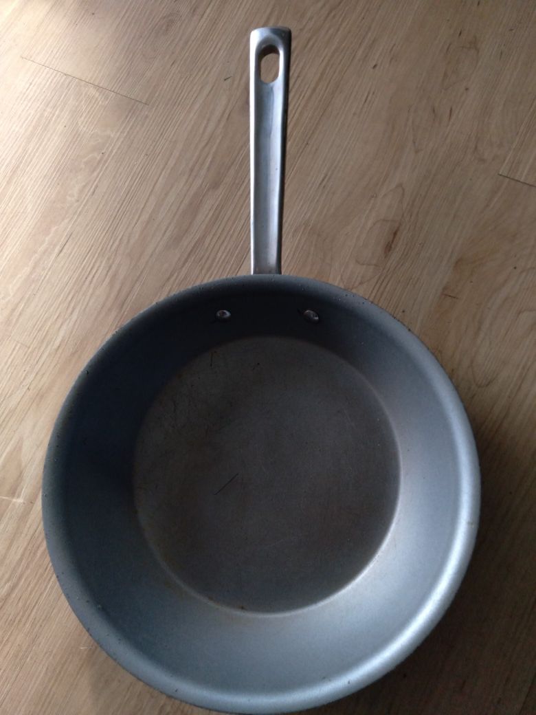 Emeril lagasse's frying pan 10-1/2"