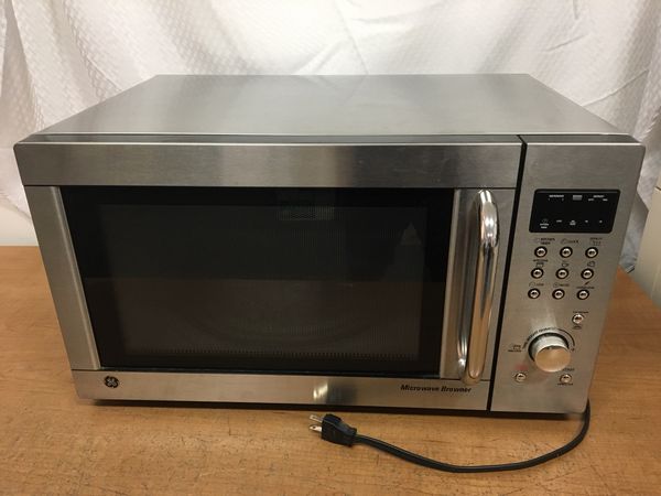 Ge 1 3 Cu Ft Countertop Microwave Oven With Browner For Sale In