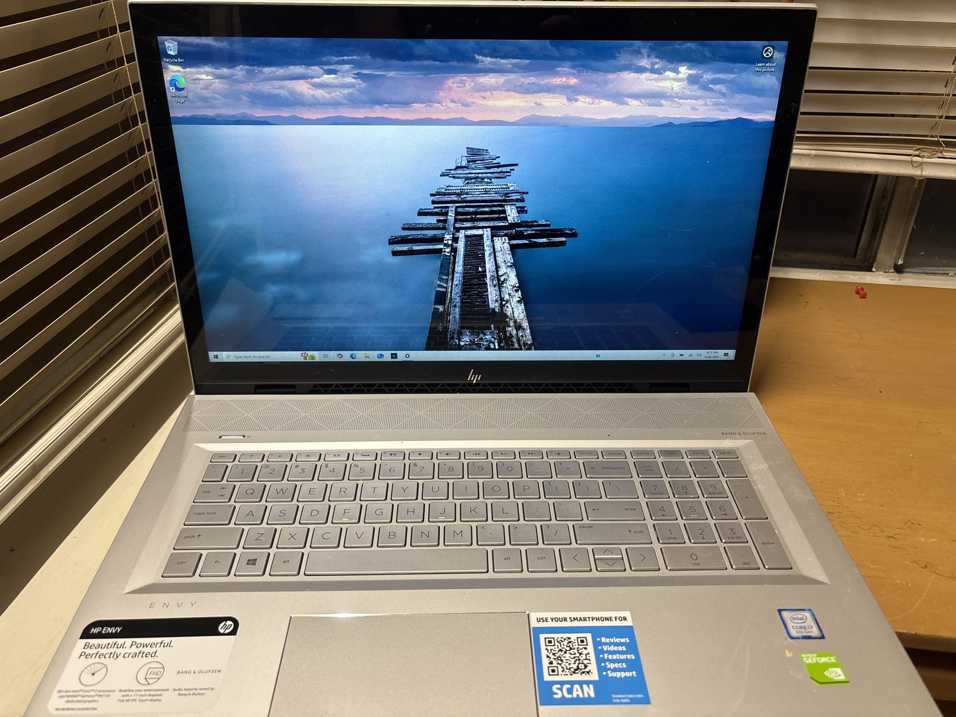 HP Envy 17.3" Touch I7-8559u 12gb RAM 1tb HDD NVIDIA Mx150