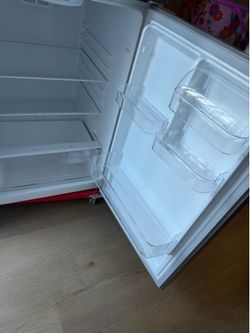 Insignia refrigerator