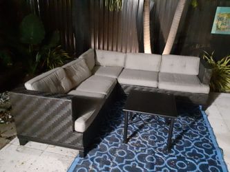 Sunbrella Wicker Patio Set With Table 