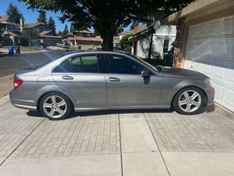 2010 Mercedes C300 Sedan