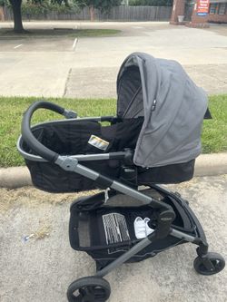 The Graco Modes Nest Travel System