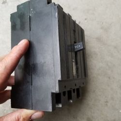 Commercial circuit breaker