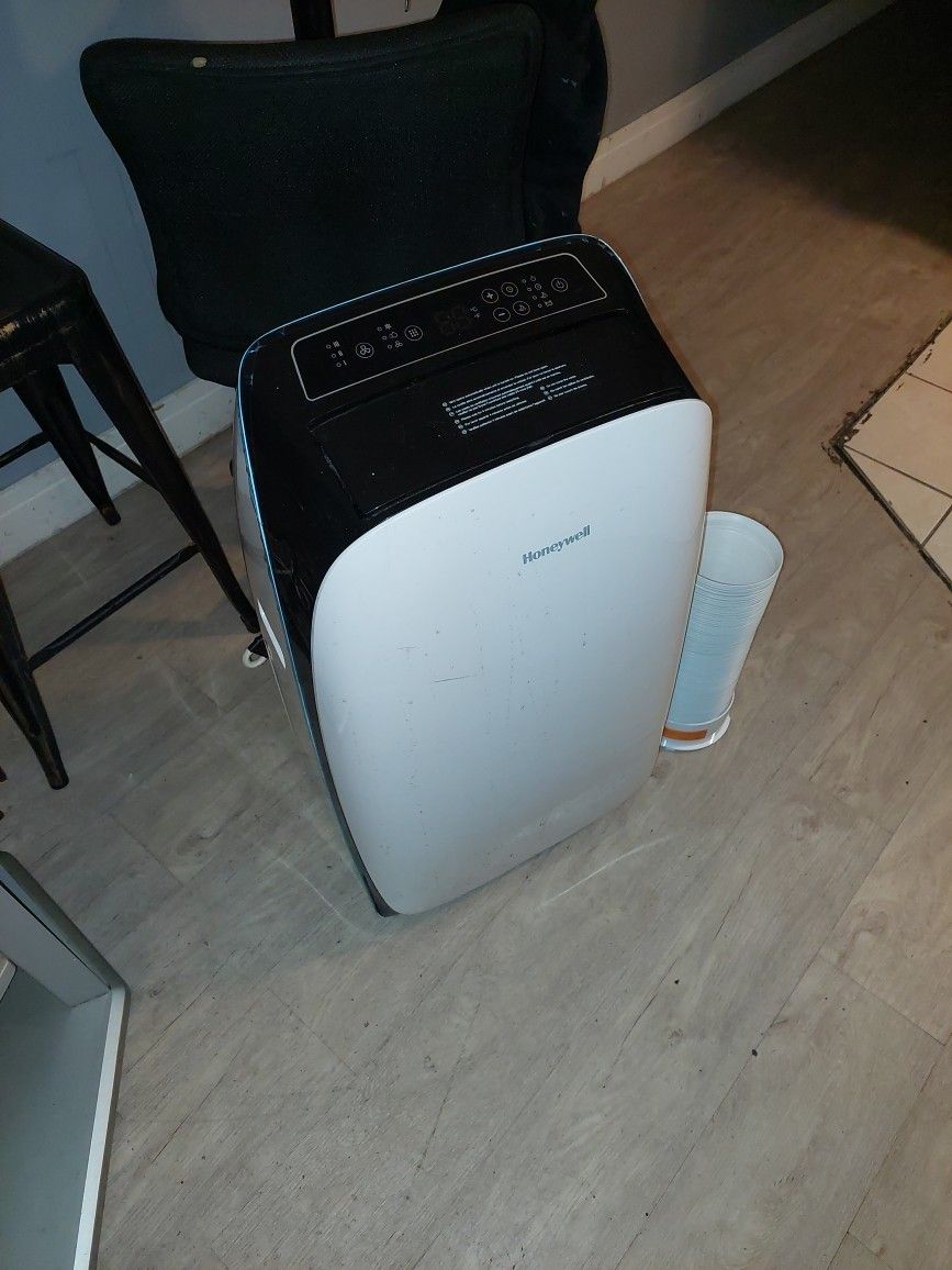 Honeywell Portibal AC/Fan/dehumidifier.. Highly Efficient Machine 9000BTU