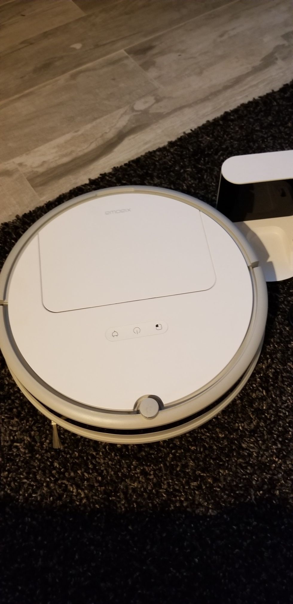 Emoeix robot vacuum