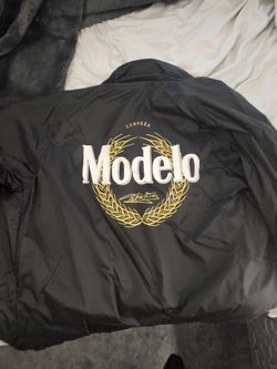 "SUPRA" Modelo Negra Jacket. *EXCLUSIVE *