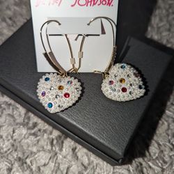 NEW Betsey Johnson Gold Tone Pop Heart Faux Pearls & Crystals Drop Earrings