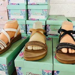 Beautiful Woman shoes 3 Pairs For $20