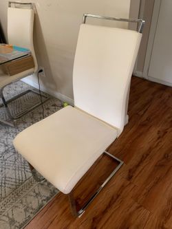 Glass table with 4 chairs