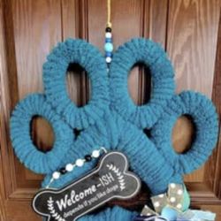 19" Teal Pawprint Wreath