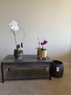 Mesa con cajonera