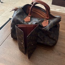 Louis Vuitton Purse/Handbag w/ matching wallet Set