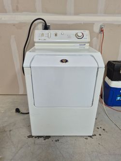 Maytag Dependable Care Electric Dryer (Model: MDE4000AYW). Tested, fully