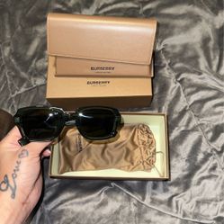 BURBERRY SUNGLASSES 