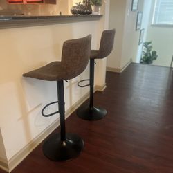 PICK UP ASAP! Adjustable Barstool Set for Extra Tall Countertop $50