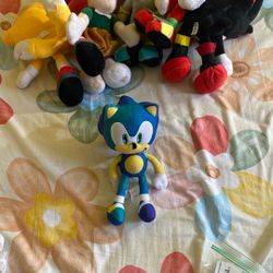 SONIC THE HEDGEHOG   PLUSHIES