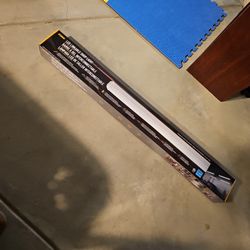 4 Koda Led Linkable Shop Lights With Motion Sensor and Remote