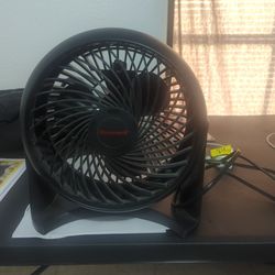 Honeywell Turbo Force Table Fan