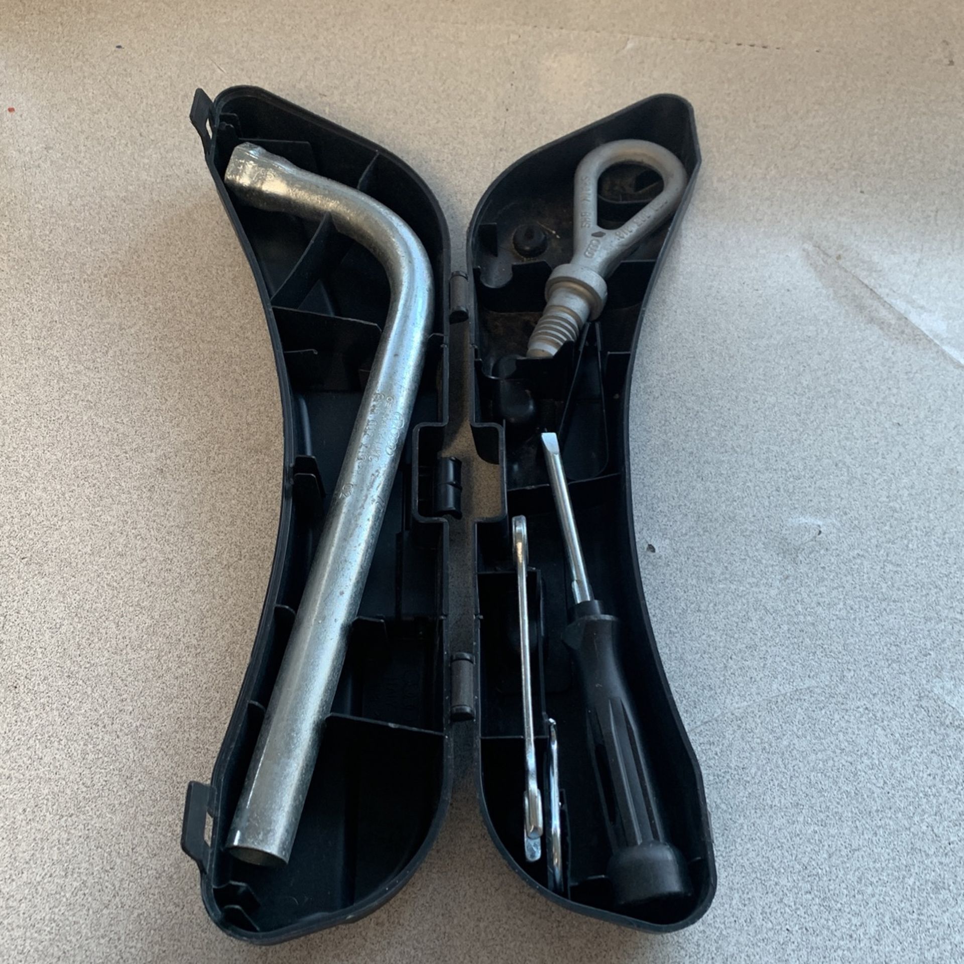 Audi A4 Factory Tool Kit
