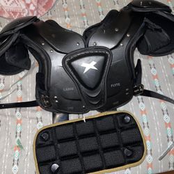 Xenith Shoulder Pads Large 100$