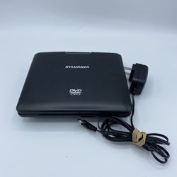 Sylvania SDVD7004 7" DVD+/-R/RW Swivel Screen Portable DVD Player TESTED, WORKS!