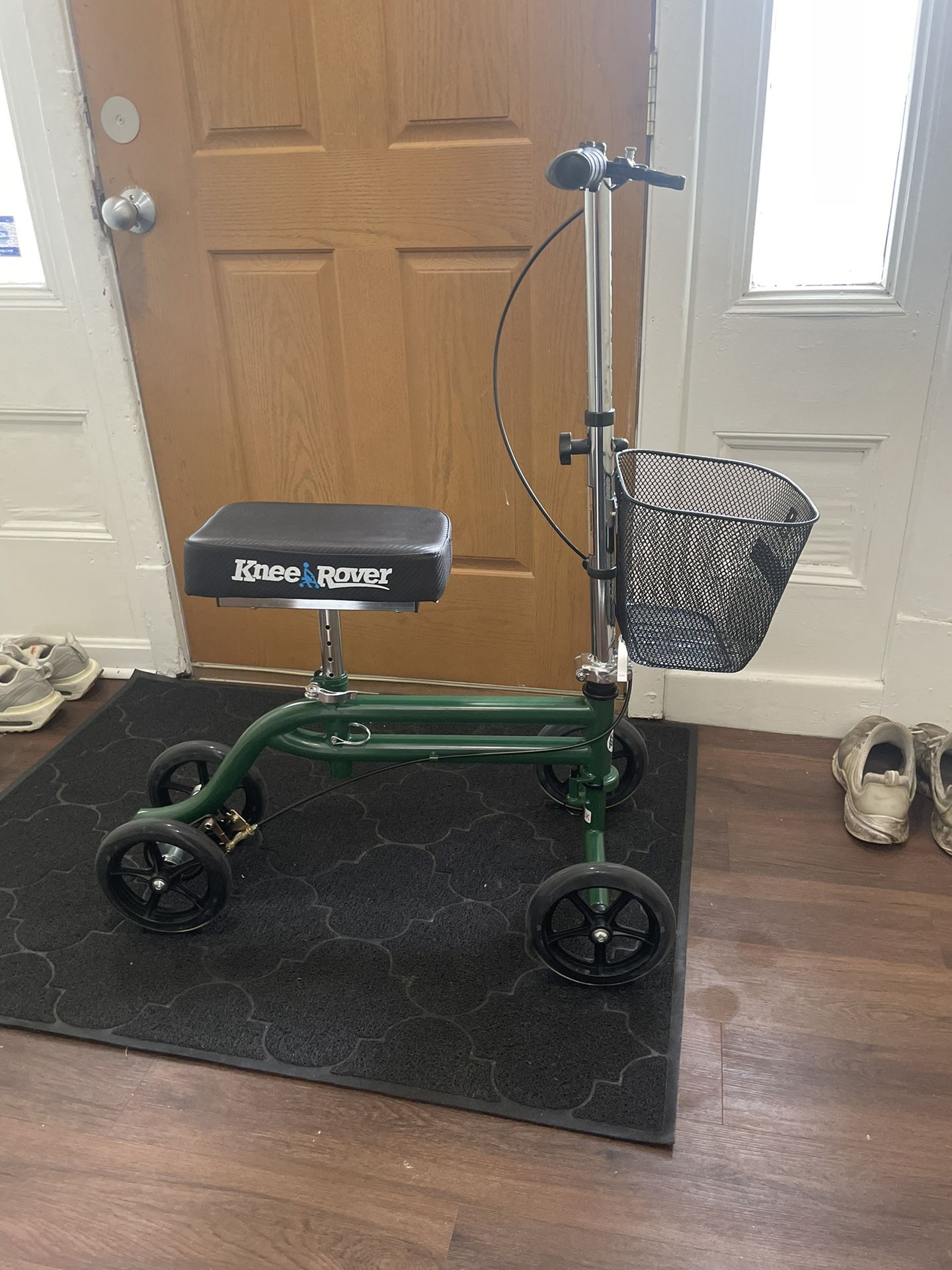 Knee Rover/Knee Scooter
