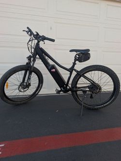 Surface 604 Shred Mountain e-bike