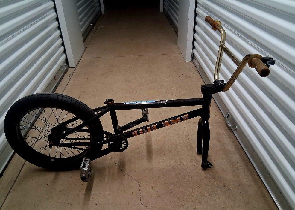 KINK "Kicker" 2021 BMX Bike•18" Frame•3-Piece Crank• *COMES AS SEEN IN PICTURES*