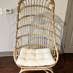 Cocoon Chair with Cushion 