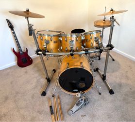 6 piece maple complete drum set Peace Zildjian ZBT cymbals cage new throne $675 cash in Upland 91784