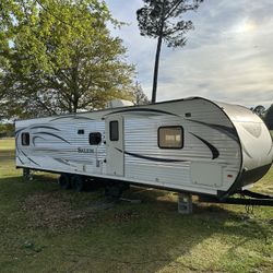 2015 Forest River 33ft 