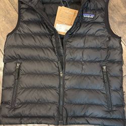 Patagonia Kids Down Vest Small 7-8 w/ Tag