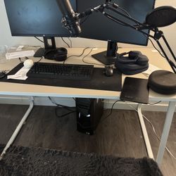 FREE DESK - IKEA HUVUDSPELARE - USED