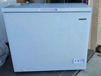 Thomson Chest Freezer White