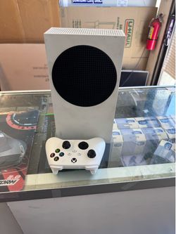 * Xbox Series S 512GB Console with Wireless Controller