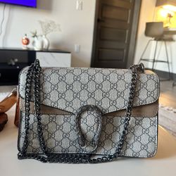 Gucci Dionysus Shoulder Bag